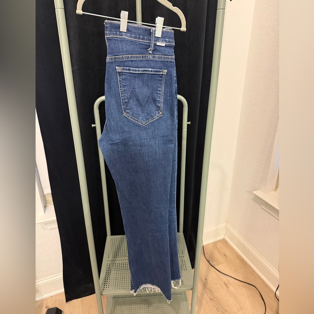 MOTHER “The Hustler Ankle Fray” Jeans